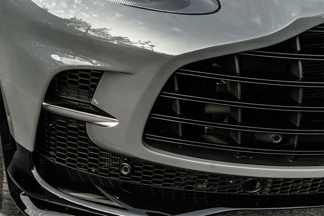 ASTON MARTIN_0004_AFL_5902-Edit dbx 5