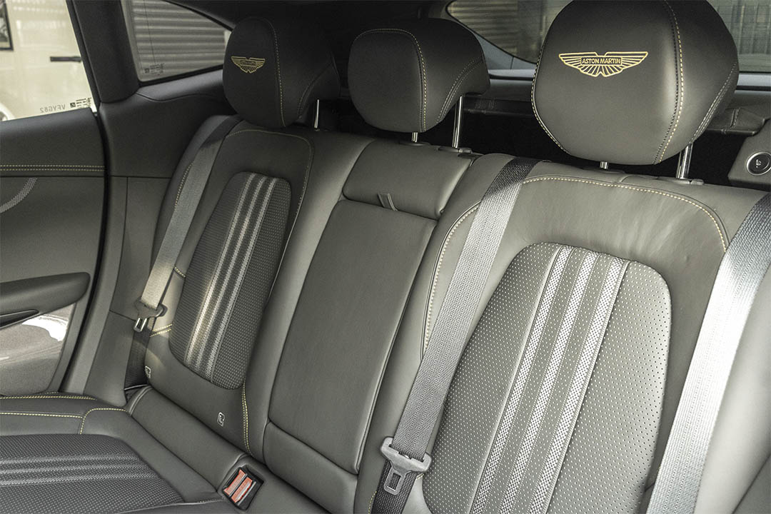 ASTON MARTIN_0007_AFL_5894-Edit dbx 31