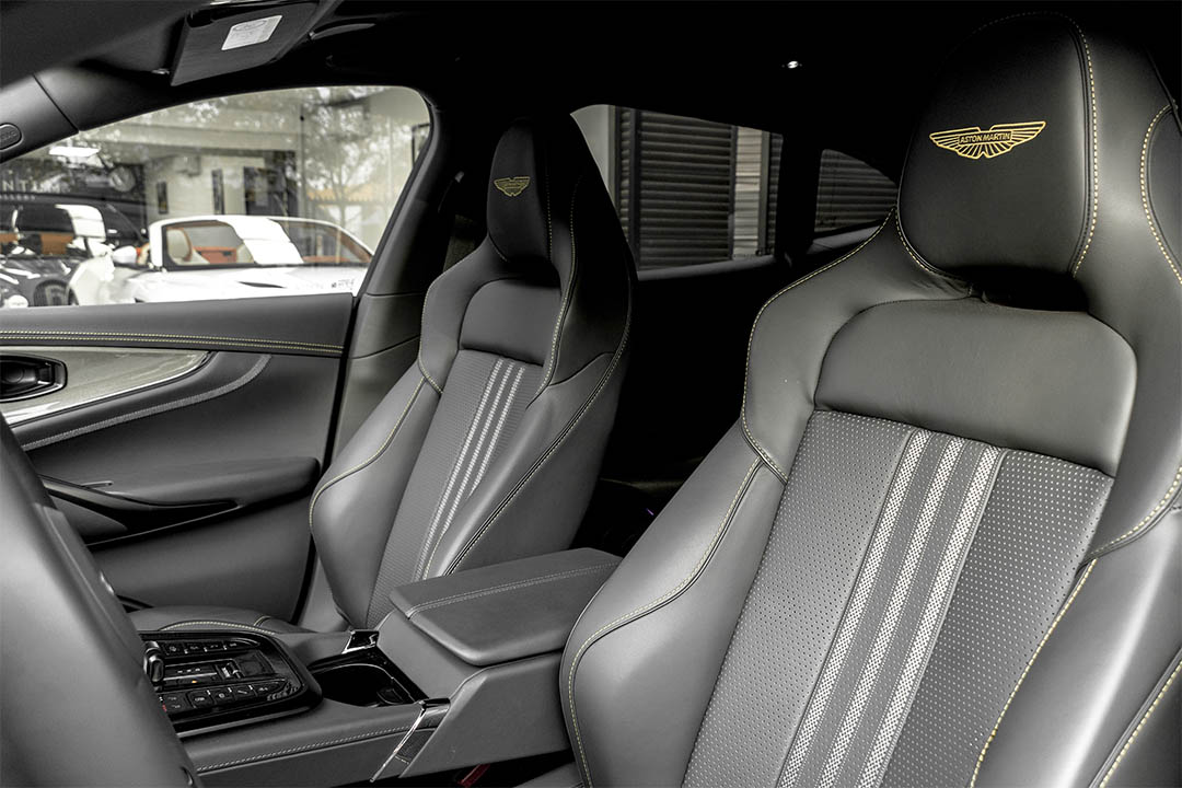 ASTON MARTIN_0019_AFL_5871-Edit dbx 21