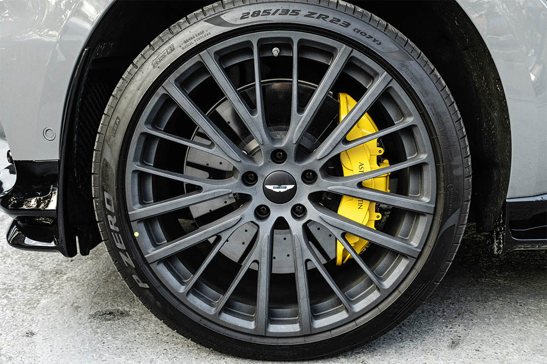 ASTON MARTIN_0022_AFL_5868-Edit dbx 18